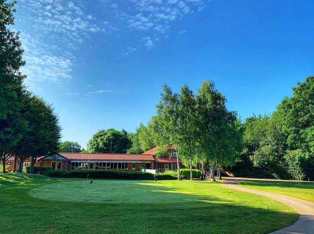 Allerthorpe Golf & Country Park - photo 3