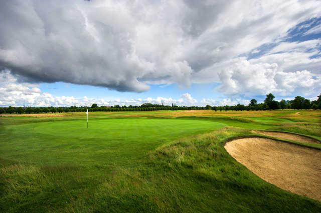 Hampton Court Palace Golf Club - photo 2
