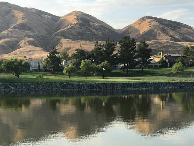 Yucaipa Valley Golf Course - photo 2