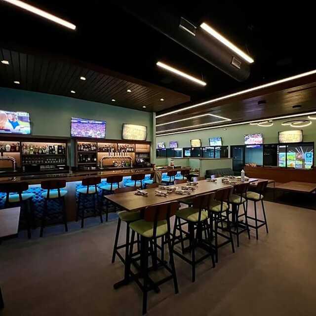 Hackers Bar and Grille - photo 2