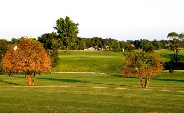 Wolves Crossing Golf Course - photo 2