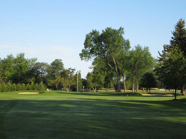 Forest Lake Country Club - photo 3