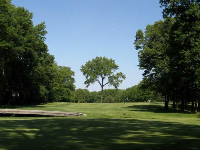 Metuchen Golf & Country Club - photo 2