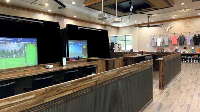 Sim Lounge at Eagle Glen - photo 3