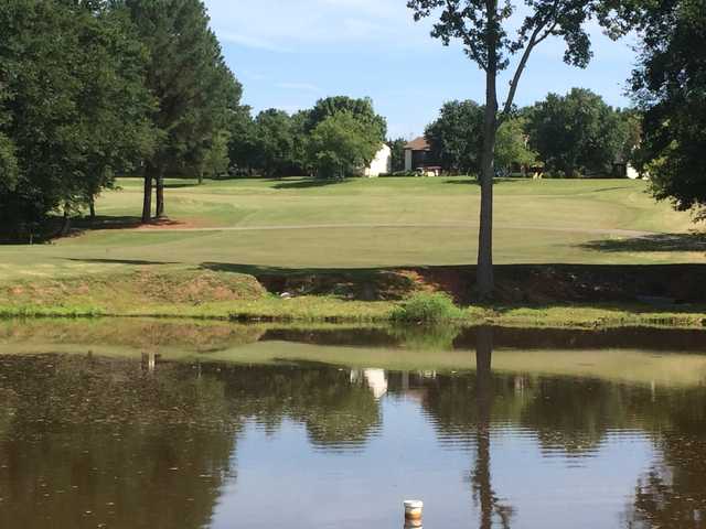 Holly Tree Country Club