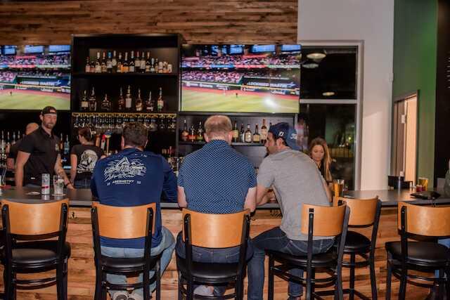 Double Eagle Indoor Golf & Lounge - photo 2