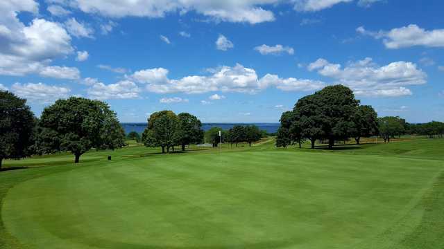 Wanumetonomy Golf & Country Club