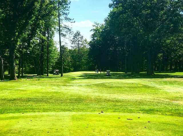 Cadillac Country Club - photo 1