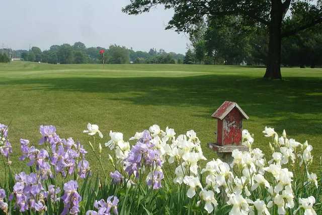 Rolling Knolls Golf Course - photo 2
