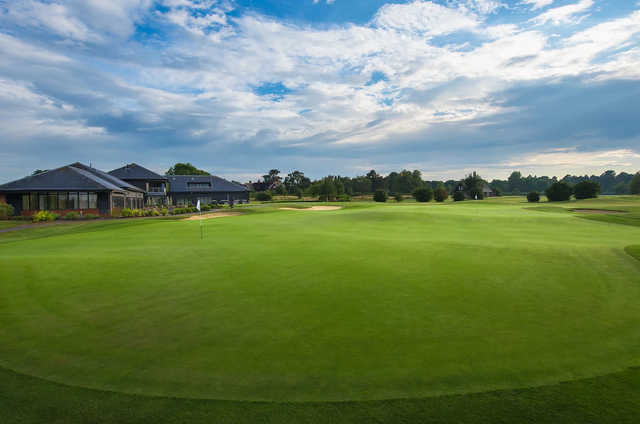 Surrey Downs Golf Club - photo 1