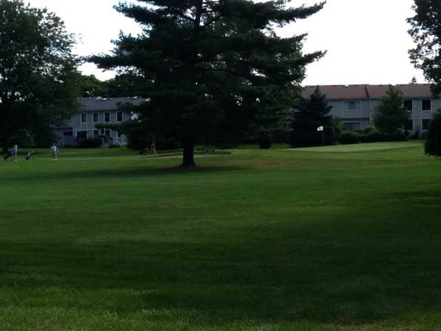 Lake O' The Hills Golf Course - 9 Holes - photo 2