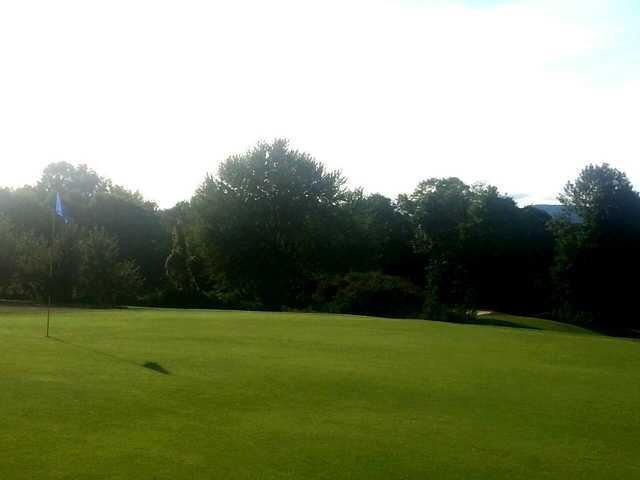 Apple Greens Golf Course - photo 3
