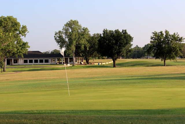 Gatesville Country Club - photo 2