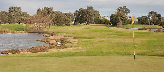 Altona Lakes Golf Club - photo 5