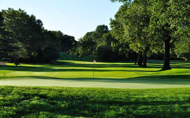 Suburban Golf Club - photo 1