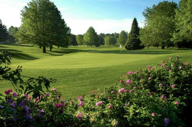 Willow Creek Golf Course, Inc. - photo 2