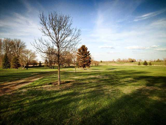 Mohall Country Club - photo 2