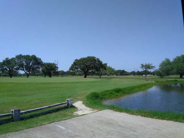 Sinton Municipal Golf Course - photo 1