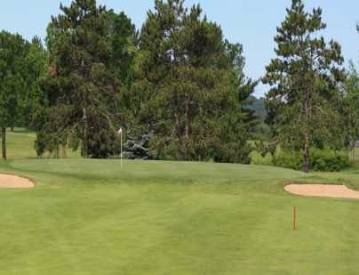 Hiawatha Golf Club - photo 2