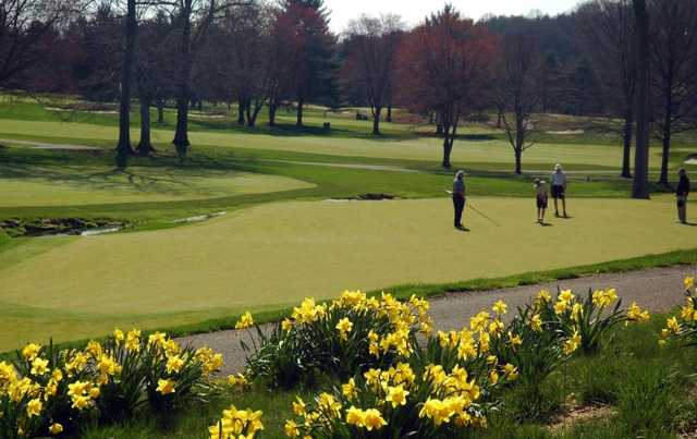 White Manor Country Club - photo 2