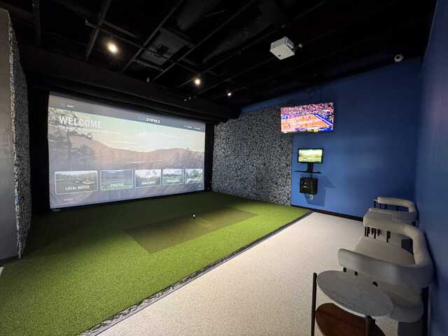 Up and Downs Golf Bar - photo 2
