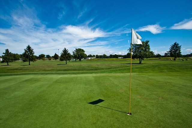 Red Hawk Golf Course - photo 2