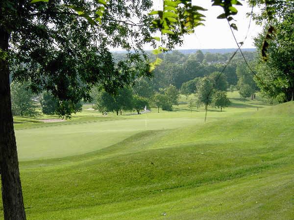 Lake Forest Golf & Country Club