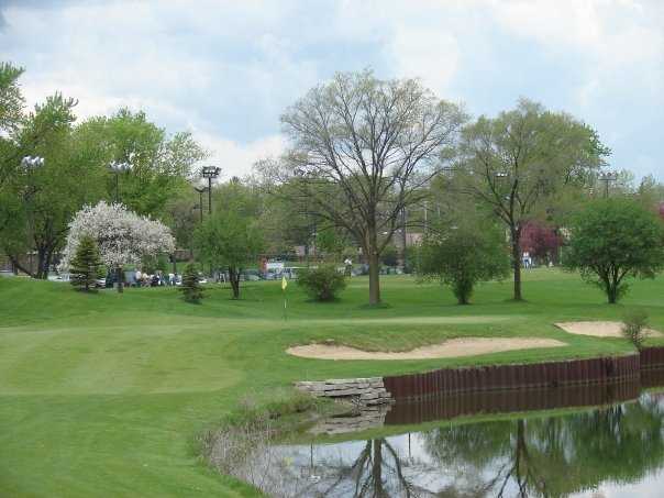 Addison Links & Tees Golf Facility - photo 3