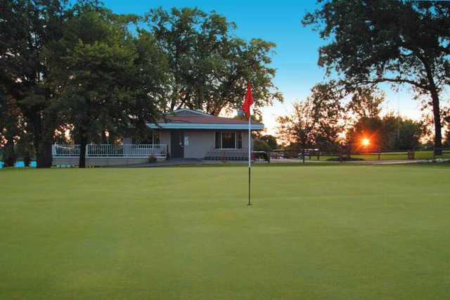Lakeshore Municipal Golf Course - photo 3