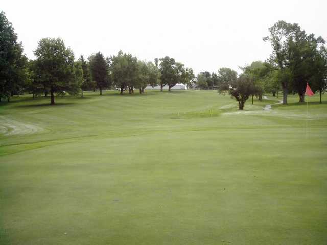 Maryville Country Club - photo 2