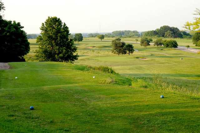 Emerald Greens Golf Course - photo 3