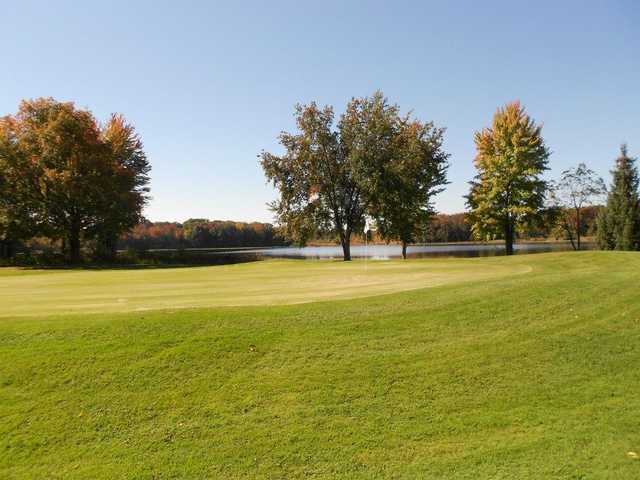 Marshall Country Club - photo 1