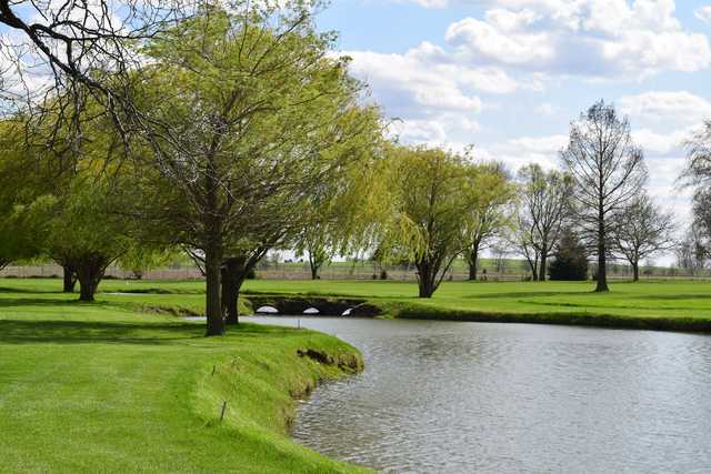 Willow Pond Golf Club - photo 1