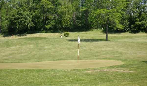 Knight's of Columbus Par 3 Golf Course - photo 1