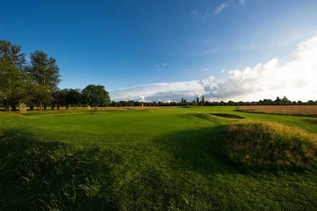 Hampton Court Palace Golf Club - photo 4