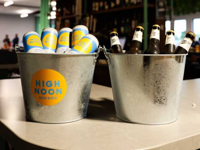 Birdie's Links and Drinks - photo 6
