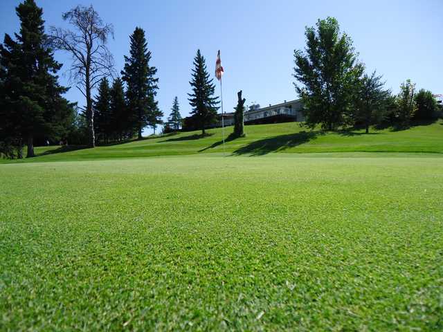Smoky Lake Town & Country Golf Club - photo 2