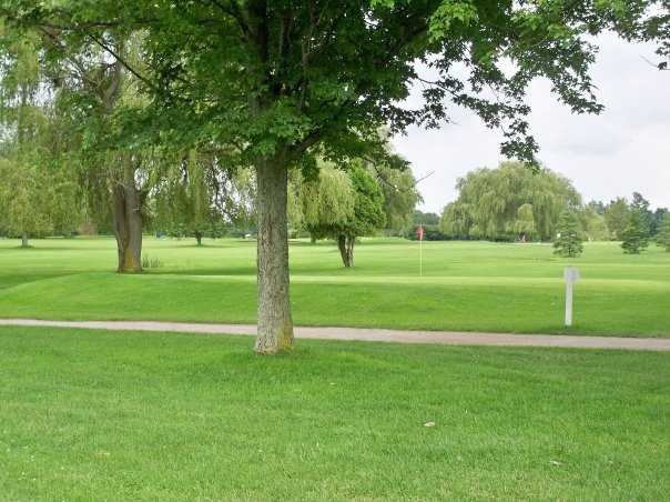 The Willows Golf & Country Club - photo 3