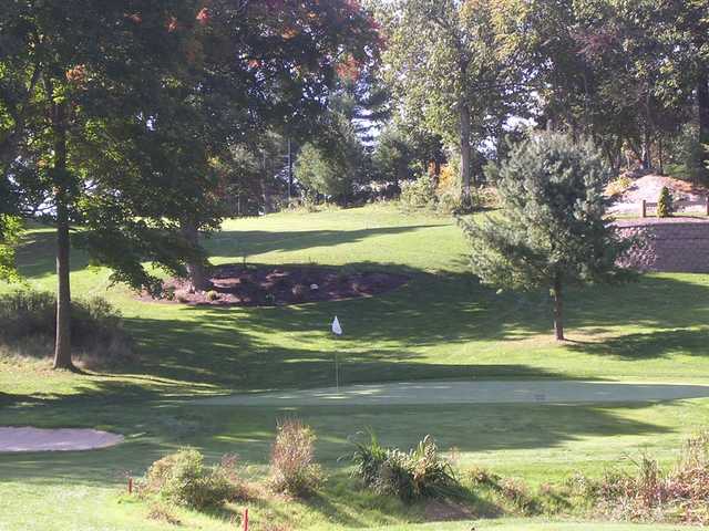 Guilford Lakes Golf Course - photo 4