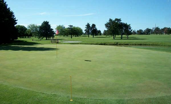 Hastings Elks Lodge & Golf Club - photo 2