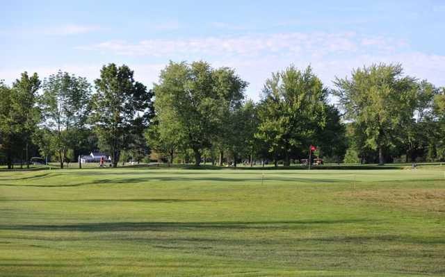 South Woods Golf Course - photo 3