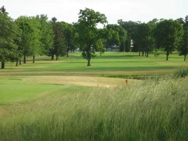 Lakeshore Municipal Golf Course - photo 2
