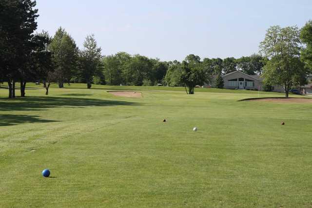 Red Barn Golf Course - photo 3