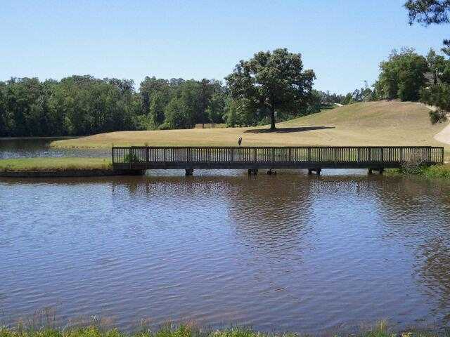 Oakview Golf & Country Club