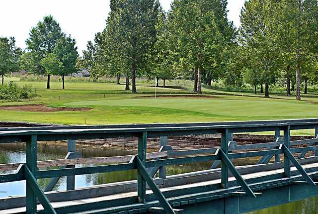 Madisonville Country Club - photo 1