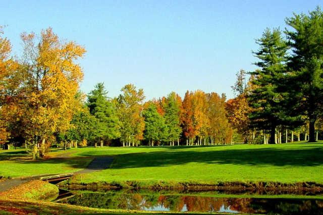 Medford Village Country Club - photo 4