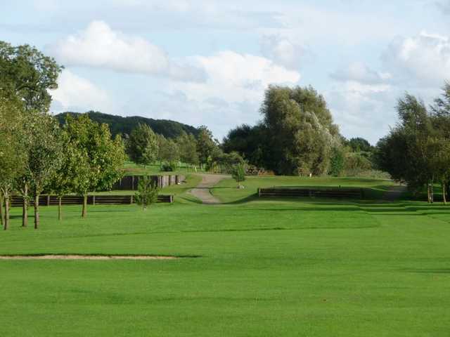 Six Hills Golf Club - photo 3