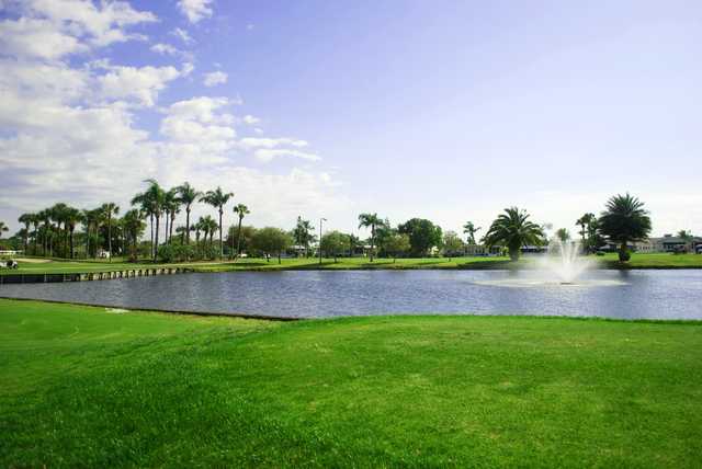 Six Lakes Country Club