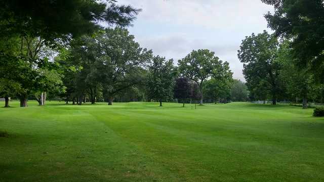 Bowlers Country Club - photo 2