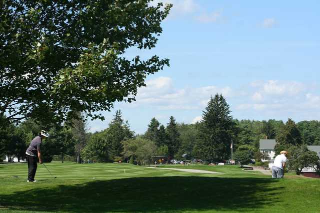 Willowdale Golf Club - photo 2